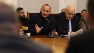 Служебното правителство работи активно за предоговаряне на ангажиментите поети от