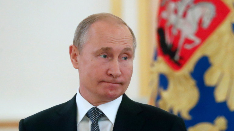 Путин съжалява, че САЩ унищожават долара като световна валута