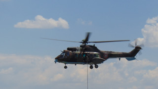 При тренировъчен полет военен хеликоптер Кугър прекъсна електропровод и остави