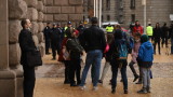  Родители на митинг против тестването на възпитаници в София 