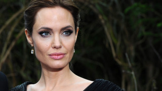 Анджелина Джоли отново е руса