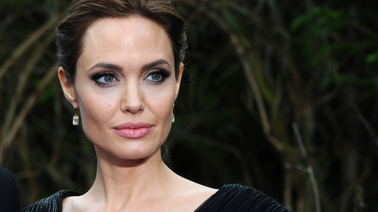 Анджелина Джоли не е фен на социалните медии и трудно