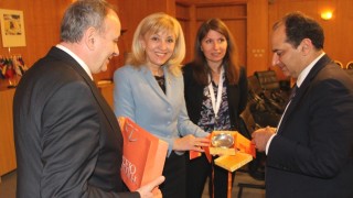 Над 23 000 гърци са си купили наши е-винетки