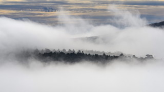 Мъгла и облаци в понеделник