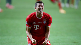 Барселона официално обяви трансфера на Роберт Левандовски на Камп Ноу Припомняме