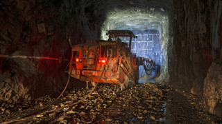 Най малко 14 души са загинали при срутване в мина в