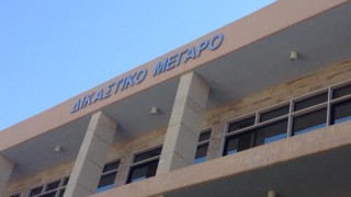 Съдът в Ларнака оправда полицай по обвинение че е