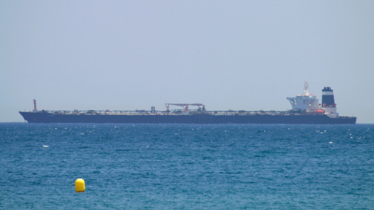 Руска ракета е ударила танкер, превозващ дизелово гориво, в Черно