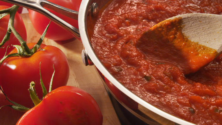 Доматеният сос е продукт, който всеки, винаги, има в кухнята