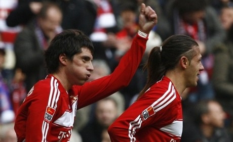 Байерн на точка зад Херта след минимален успех над Карлсруе