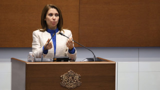 Депутатите излязоха в 30 минутна почивка поискана от народния представител от