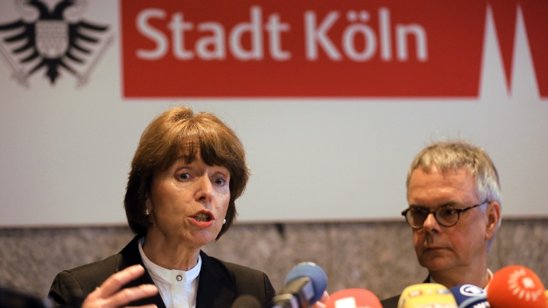 Хокат кметицата на Кьолн за предложението ѝ жените да не се доближават до мъже 