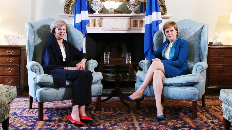 Тереза Мей иска Шотландия да участва в дискусиите за Брекзит 