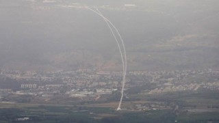 Групировката Хизбула изстреля десетки ракети Катюша по цели в Северен