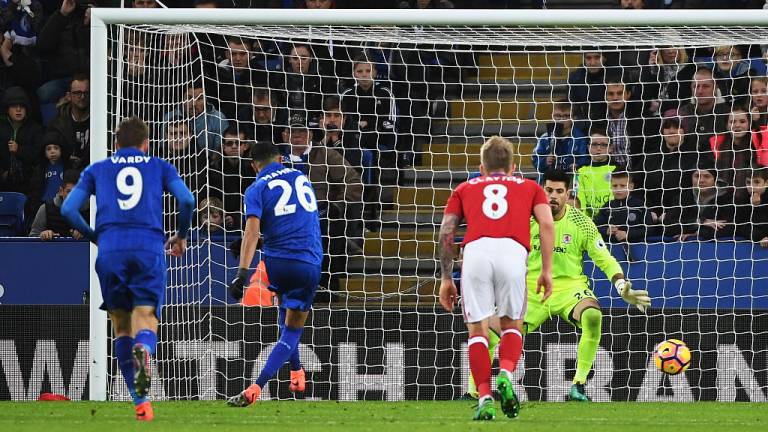 Дузпа в добавеното време спаси Лестър от загуба срещу Мидълзбро