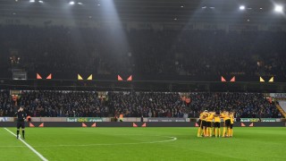 Уулвс се затрудни, но успя да изхвърли Шросбъри от ФА Къп 