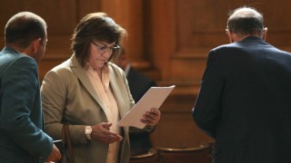 Борисов все не е компетентен да дойде да ми отговори