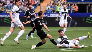 Отборът на Комо воден от Сеск Фабрегас записа пета поредна