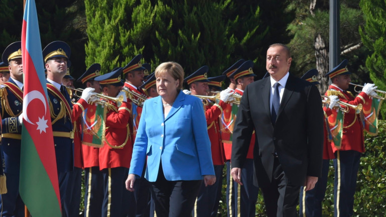 На посещение в Азербайджан Меркел призовава за мир с Армения