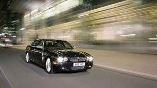 Специалният Jaguar XJ Portfolio в България