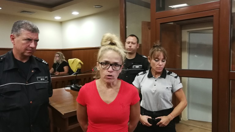 Съдът върна Иванчева от сливенския затвор в следствения арест, тя пак недоволна; БСП внася жалба в КС срещу промените в АПК