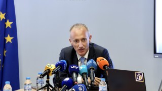 Важно е учениците да прекарват по малко време пред екраните и