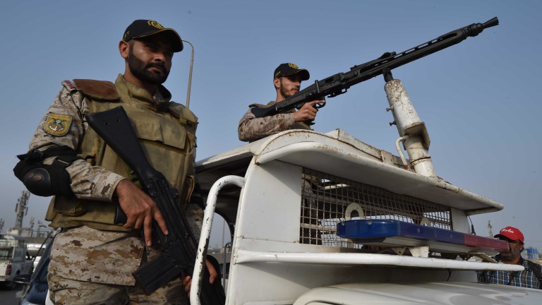 Драматична ескалация: Пакистан заплаши да "унищожи" талибаните в Афганистан