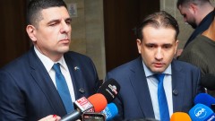 ДБ са притеснени дали гърбът на Борисов ще издържи да го язди Пеевски 