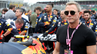 От самото начало следим какво се случва с 25 ия филм