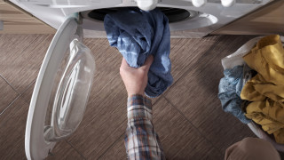 Пералнята машина е един от уредите у дома които използваме