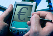 Доларът направи дълбока корекция след заседанието на ФЕД