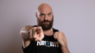 На 21 декември в Рияд Саудитска Арабия Oлександър Усик се