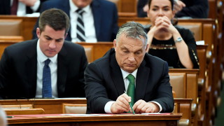 Унгария удължава блокадите за коронавируса а премиерът Виктор Орбан вижда