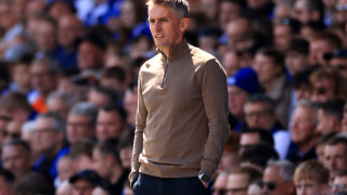 Ръководството на Манчестър Юнайтед работи активно по различни опции за облика