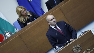 Правителството на Румен Радев замразява минималната заплата на 620 20 евро