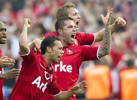 Ники и Твенте прегазиха Одензе насред Дания, Висла шокира Фулъм