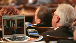 Депутатите решават за референдума на Марешки