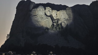 Историята на САЩ е под обсадата на крайноляв фашизъм Това