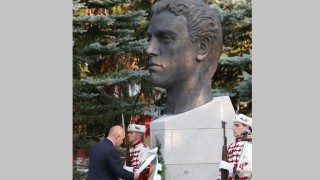 Ако един монумент е чужд на хората той бързо обраства