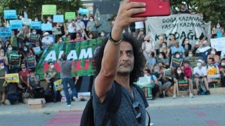 Турският журналист и обществен активист Хакан Тосун почина след като