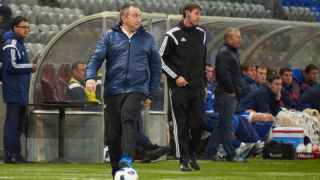 Станимир Стоилов за сетен път показа че обича битките в