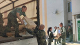  Военните не престават да оказват помощ на потърпевшите от наводненията в Карловско 