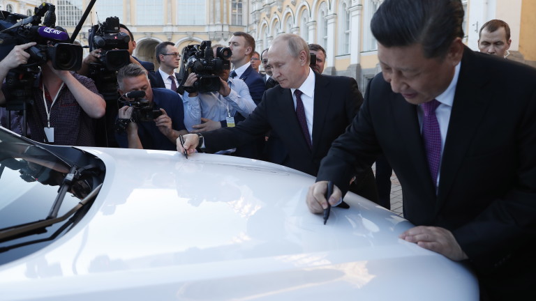 Президентите на Русия и Китай - Владимир Путин и Си