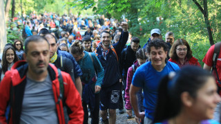 Стотици по стъпките на Боян Петров