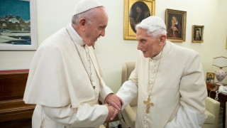 Оттеглилият се Папа Бенедикт XVI обяви че за сексуалното насилие