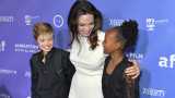  Анджелина Джоли, щерка й Захара Джоли-Пит и прочувственото й самопризнание 