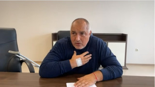 Борисов призова феновете да носят маски на стадионите