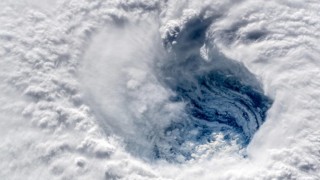 Ураганът Флорънс си проправя път към югоизточната част на Съединените