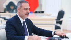 Хакан Фидан пътува от Москва към Киев 