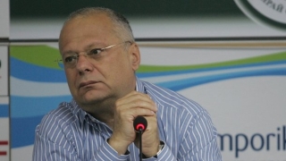 Брюксел трябва да ни натиска политически, няма да стане с доклади, констатира анализатор